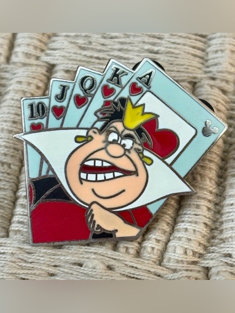 DISNEY 2007 Alice in Wonderland Queen of Hearts Deck of Cards Pin